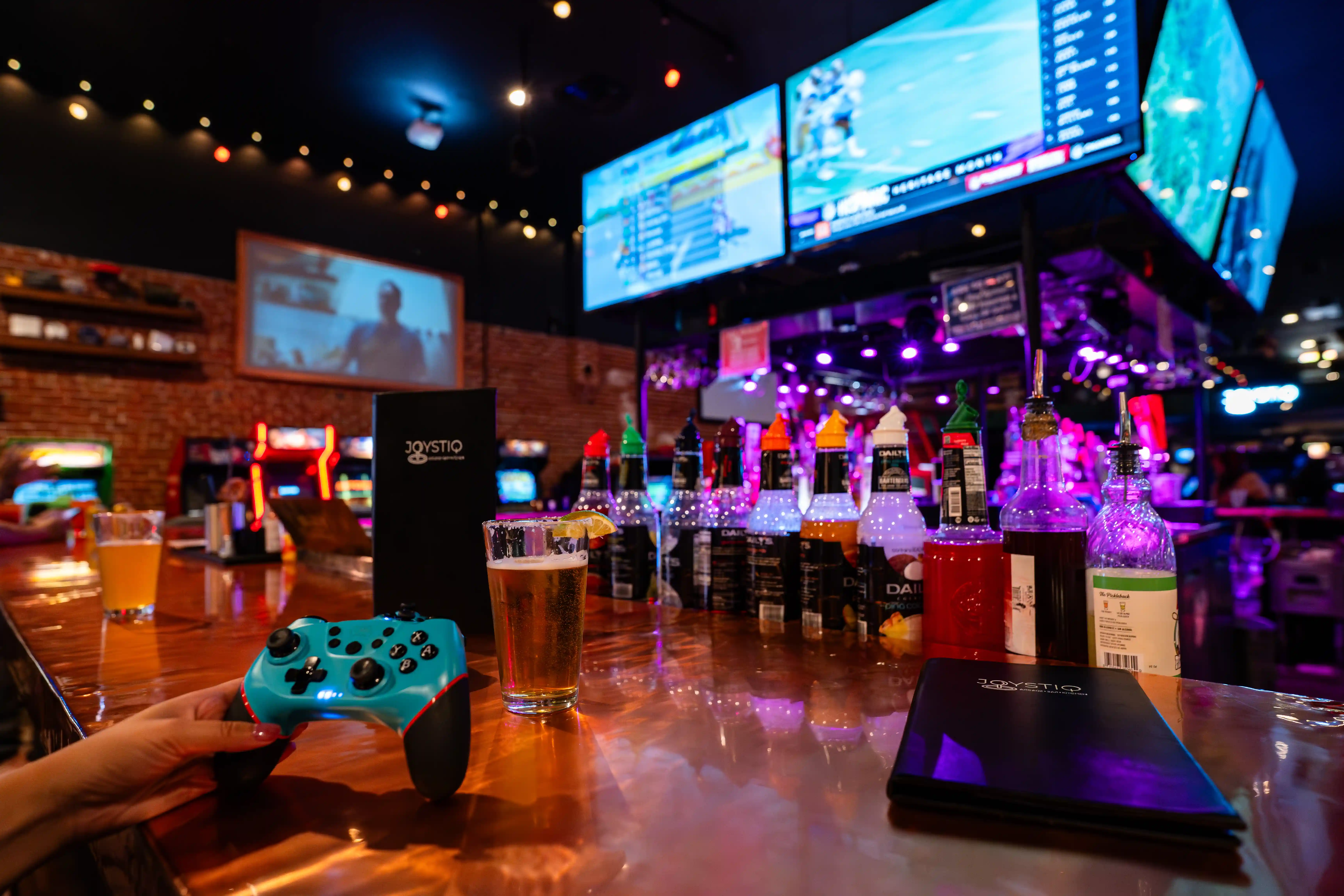 Dining & Nightlife